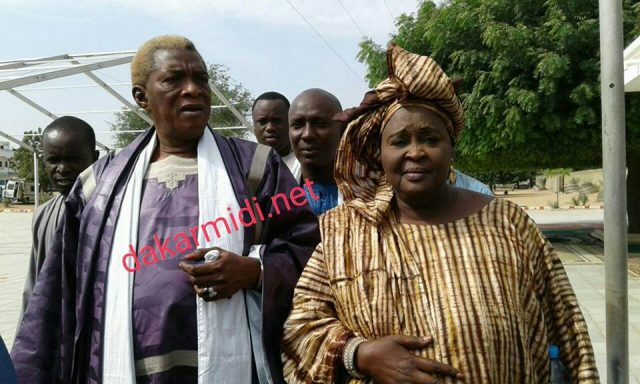 Woré Sarr et Farba Senghor, reçus et bénis par Serigne Abdou Karim Mbacké Fallilou (Images)
