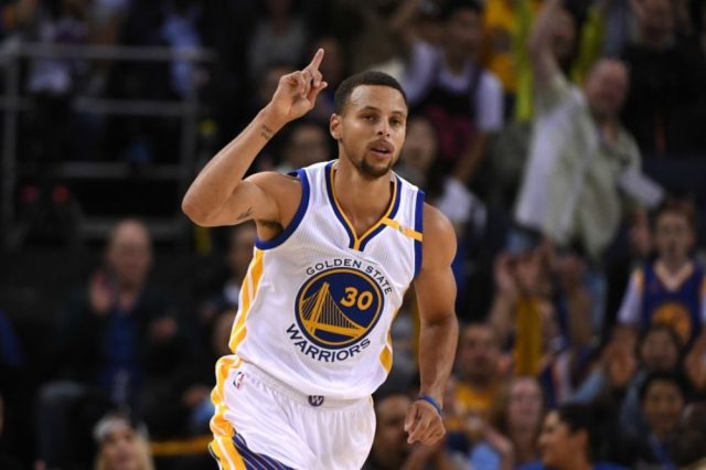 NBA : Stephen Curry signe un nouveau record avec 13 paniers à 3 points inscrits dans le même match (VIDÉO)
