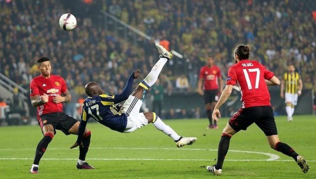 Europa League : le but d’anthologie de Moussa Sow contre MU (VIDÉO)