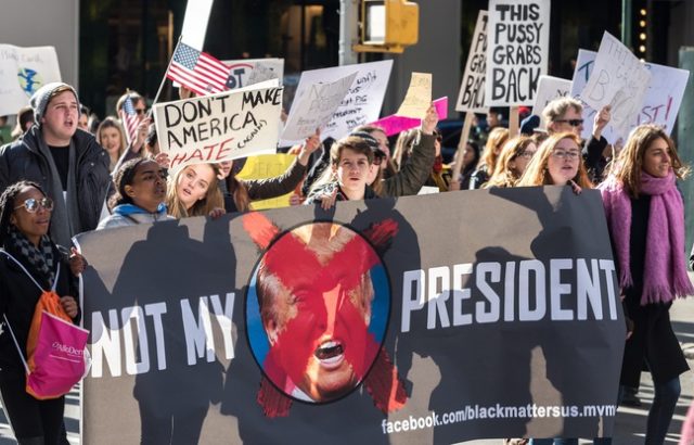Investiture de Donald Trump: Déni, colère, acceptation… Les cinq étapes du deuil des anti-Trump