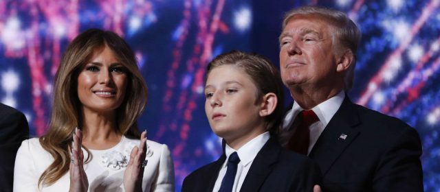 La Maison Blanche exhorte au respect de la vie privée de Barron Trump, 10 ans