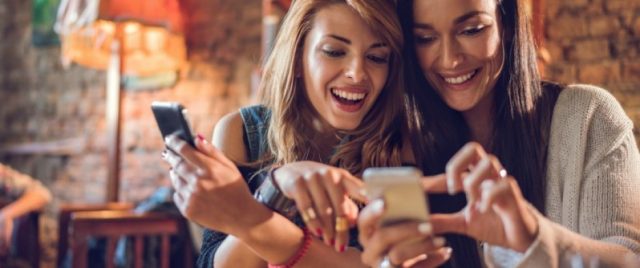 Smartphone : il a fait grossir notre pouce !