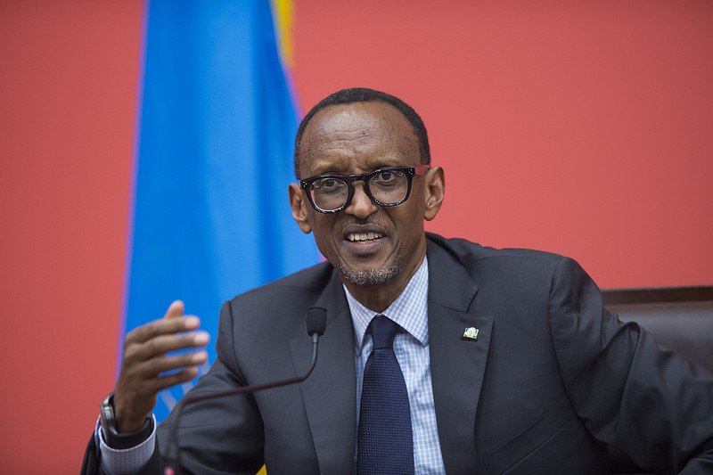 Président De La République Du Rwanda. Et De Trois Pour Paul Kagamé ...