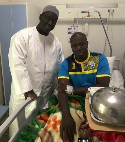 Malade et hospitalisé, le journaliste Ahmet Aidara reçoit la visite du maire Aliou Sall