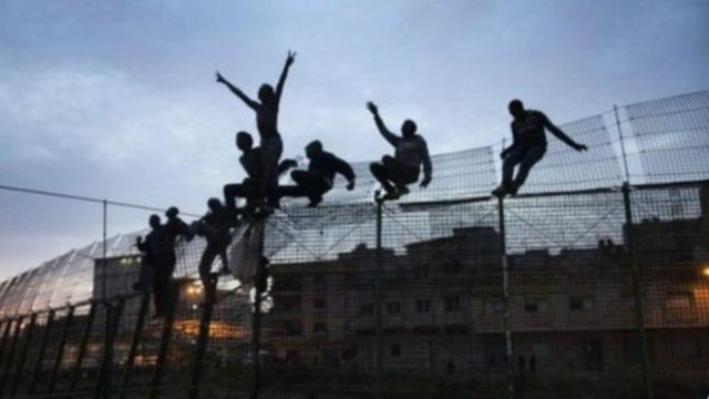 Maroc: près de 500 migrants entrent en Espagne