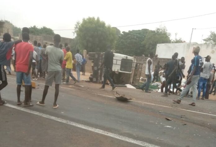 Urgent : Un accident mortel implique 3 véhicules, les images du choc (photos)
